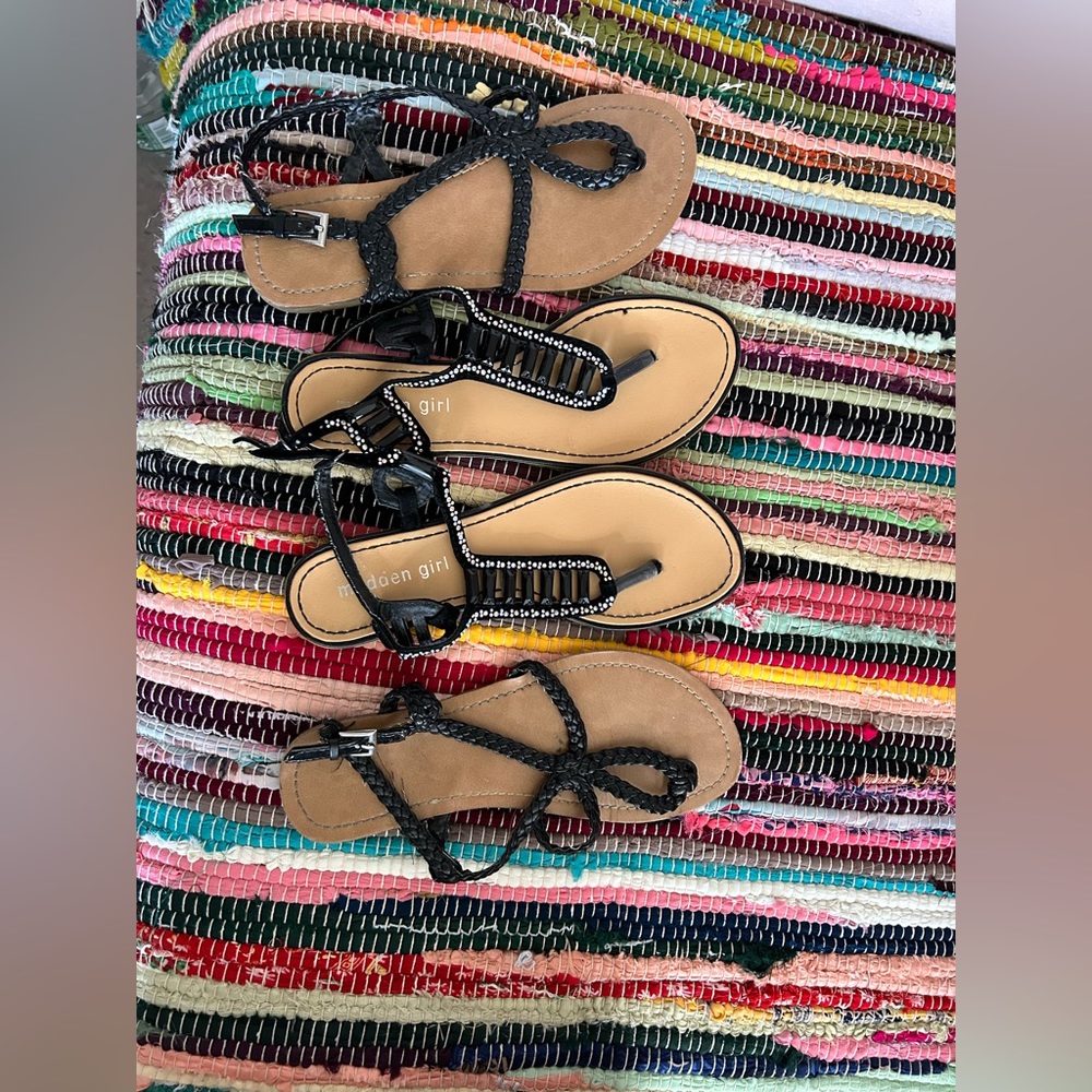 Sandals size 6 used great condition
